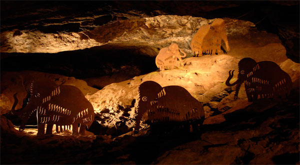 Mammuts in der Höhle