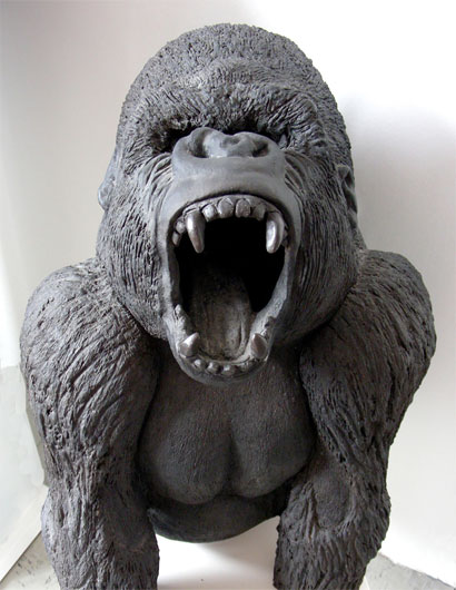 Brüllender Gorilla